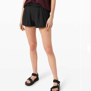 lululemon athletica Stroll at Sundown Black Shorts